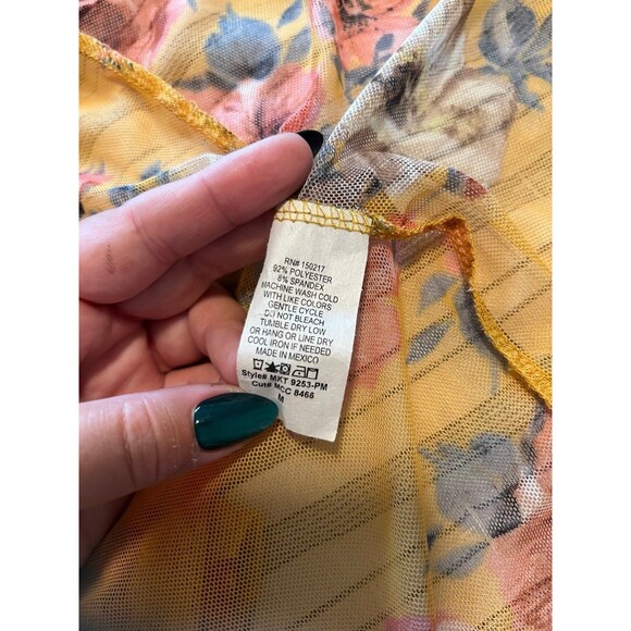 Wilde Yellow Floral Sheer 3/4 Sleeve Cardigan Size Medium - Picture 7 of 7